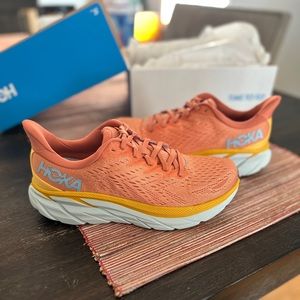 Hoka Clifton 8